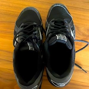 ASICS size 9 womens volleyball Court shoe